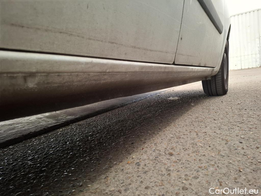  Renault  Kangoo RENAULT  Express / 2013 / 4P / Fourgonnette Extra R-Link dCi 90 #40