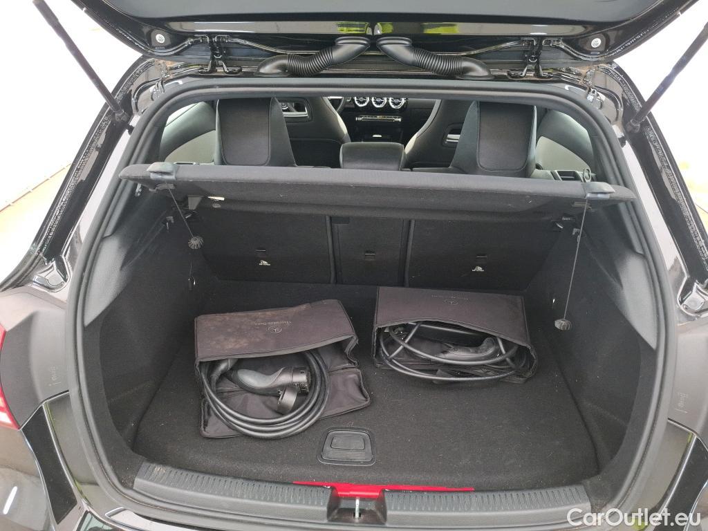  Mercedes  A-Klasse MERCEDES-BENZ Classe A Compact / 2018 / 5P / Berline A 250 e AMG Line 8G-DCT #1