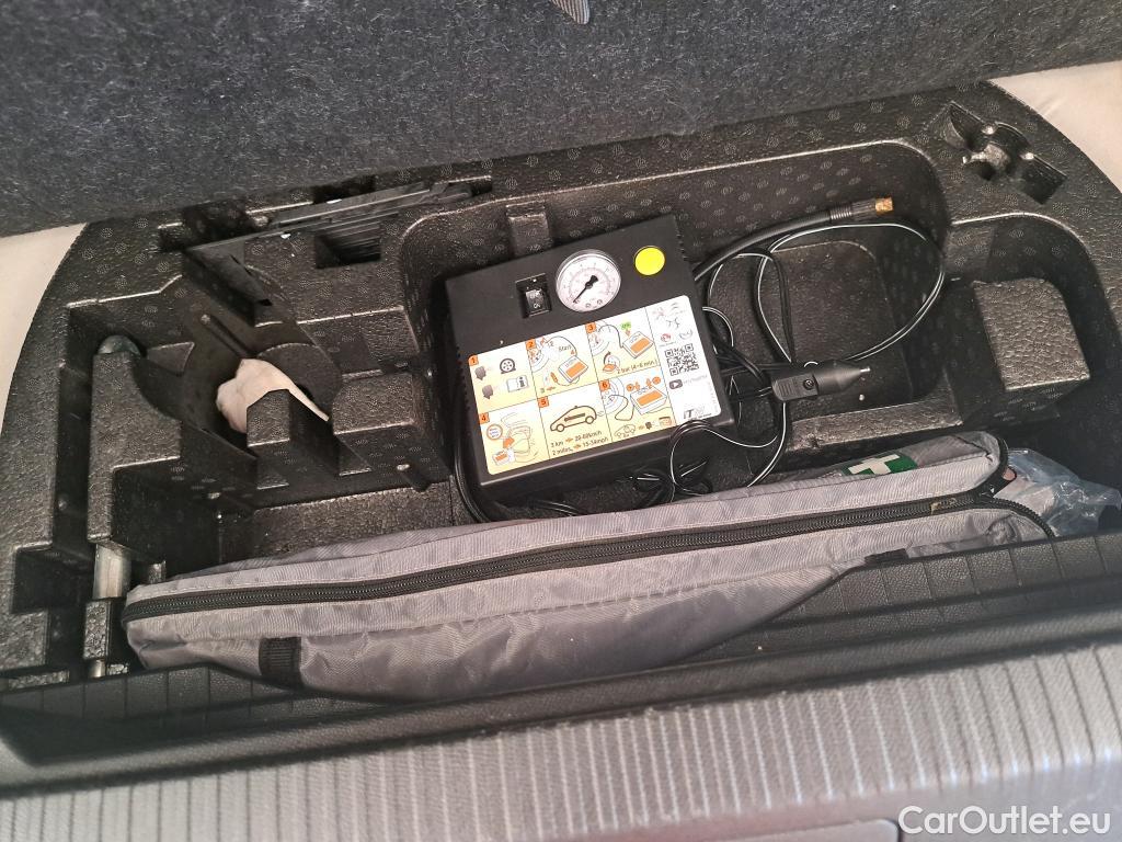  Peugeot  2008  (e-) Active Pack 50kWh BVA #75