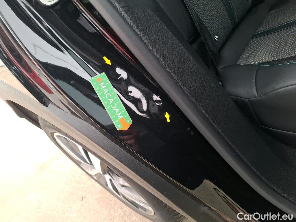  Peugeot  3008 PEUGEOT  / 2020 / 5P / SUV 1.6 HYBRID 225 E-EAT8 Allure Pack #11