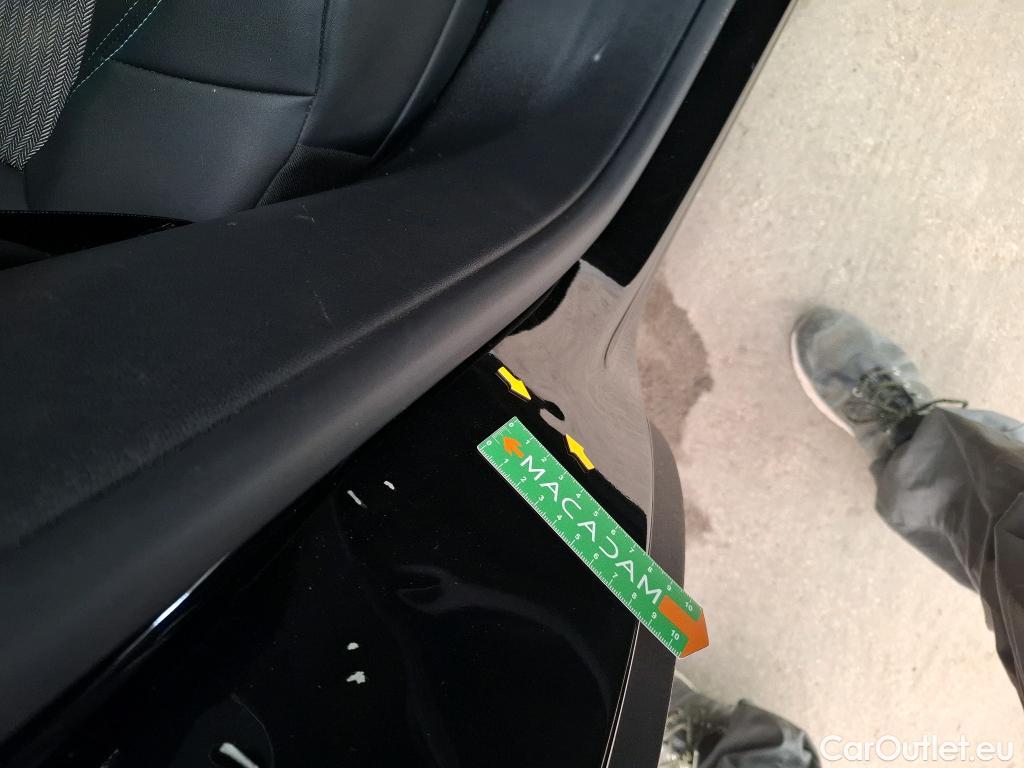  Peugeot  3008 PEUGEOT  / 2020 / 5P / SUV 1.6 HYBRID 225 E-EAT8 Allure Pack #13