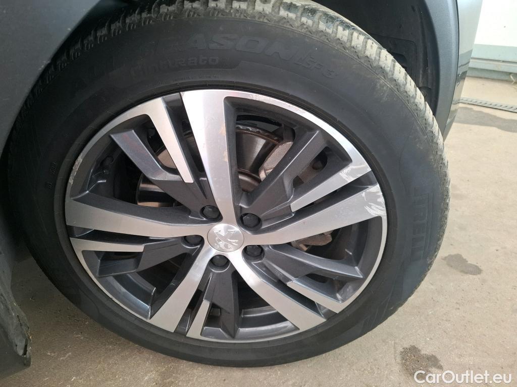  Peugeot  3008 PEUGEOT  / 2020 / 5P / SUV 1.6 HYBRID 225 E-EAT8 Allure Pack #23