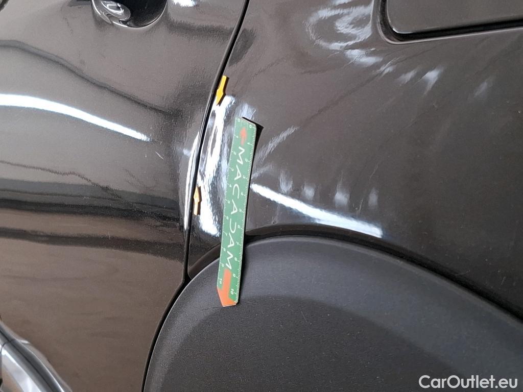  Peugeot  3008 PEUGEOT  / 2020 / 5P / SUV 1.6 HYBRID 225 E-EAT8 Allure Pack #9
