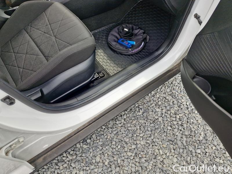  Hyundai  Bayon   (2021)  1.0 T-GDI Play 5d #13