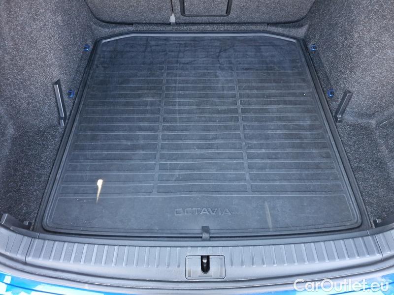  Skoda  Octavia  Combi (NX3)(2020) Oct.Combi 2.0TDI 110 Style #7