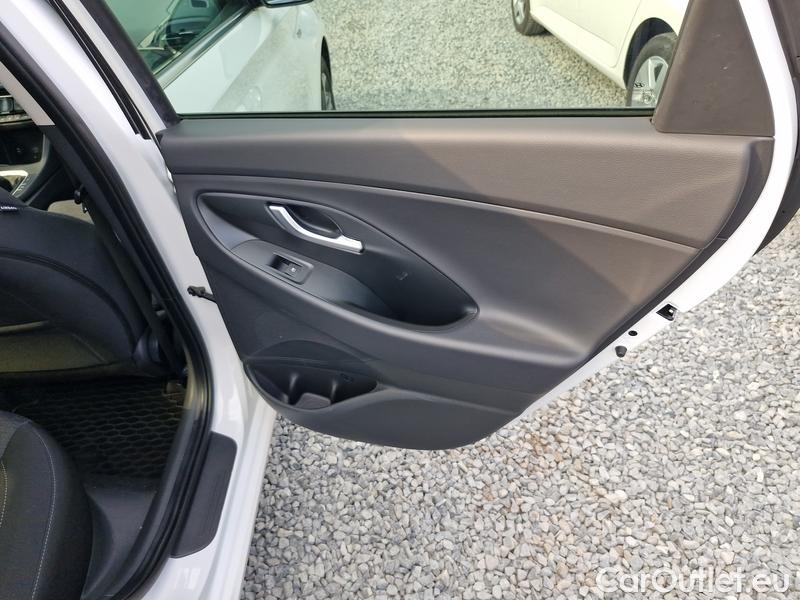  Hyundai  i30   cw (PD)(2017->)  kom.1.5T-GDI Smart 5d #12