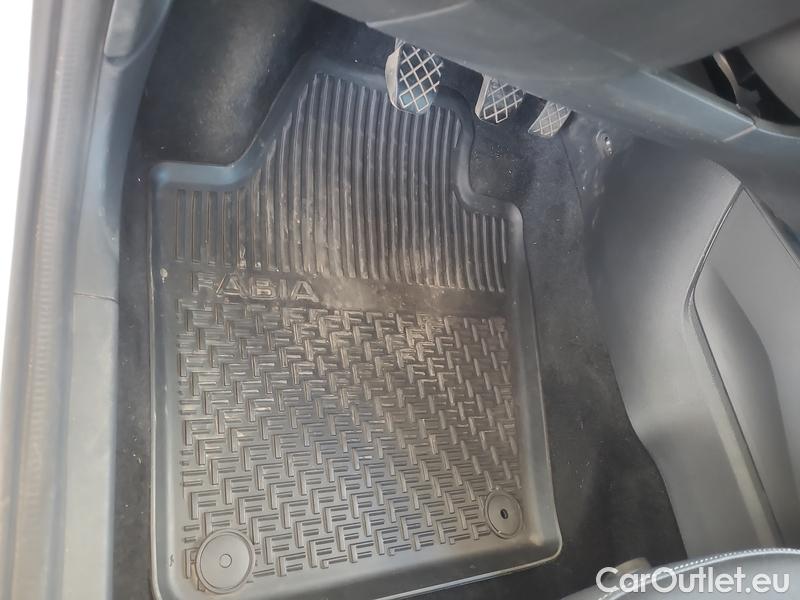  Skoda  Fabia  Combi (2015) Com.1.0TSI 70 Ambition 5d #3