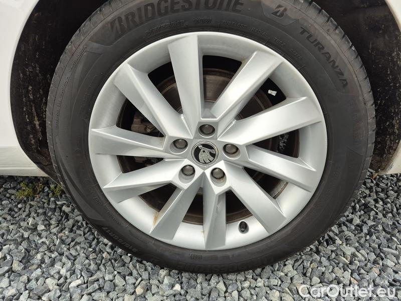  Skoda  Superb  Combi (3V5)(2015) Su.C.2.0TDI 147 4x4 Style Aut #2
