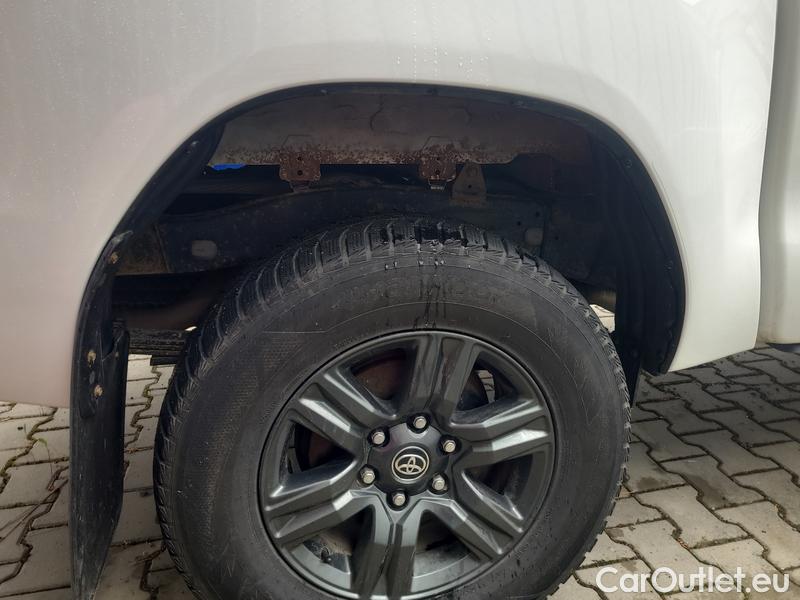  Toyota  Hilux  (2016)  2.4D4D Active DC 4x4 #7