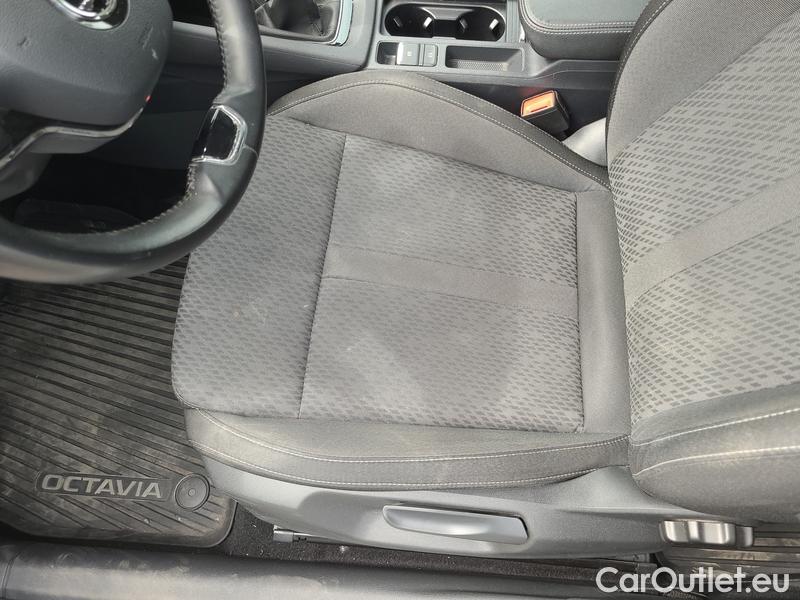  Skoda  Octavia  Lim. (NX3)(2020)  2.0TDI 85 Style 5d #4