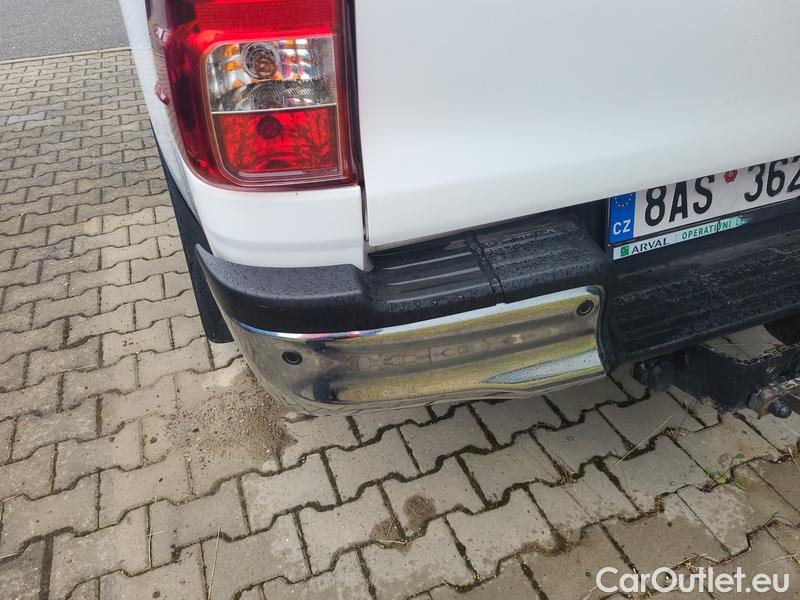  Toyota  Hilux  (2016)  2.4D4D Active DC 4x4 #4