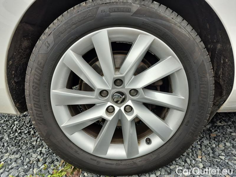  Skoda  Superb  Combi (3V5)(2015) Su.C.2.0TDI 147 4x4 Style Aut #3
