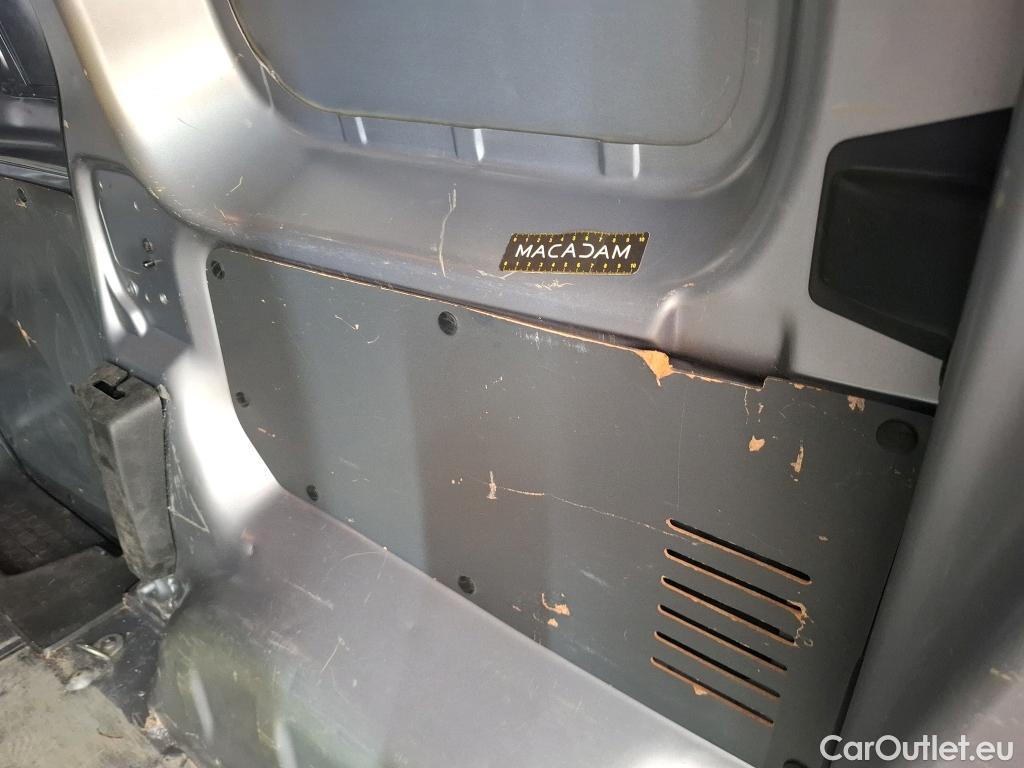  Opel  Vivaro OPEL  / 2019 / 4P / Fourgon tôlé -e 200 L1 Pack Clim #19