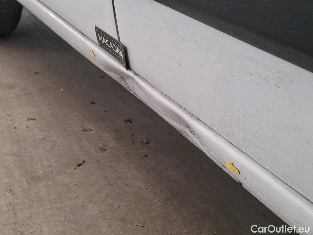  Citroen  Berlingo CITROEN  Van / 2018 / 4P / Fourgonnette XL 950kg BlueHDi 100 S&S BVM Driver #16