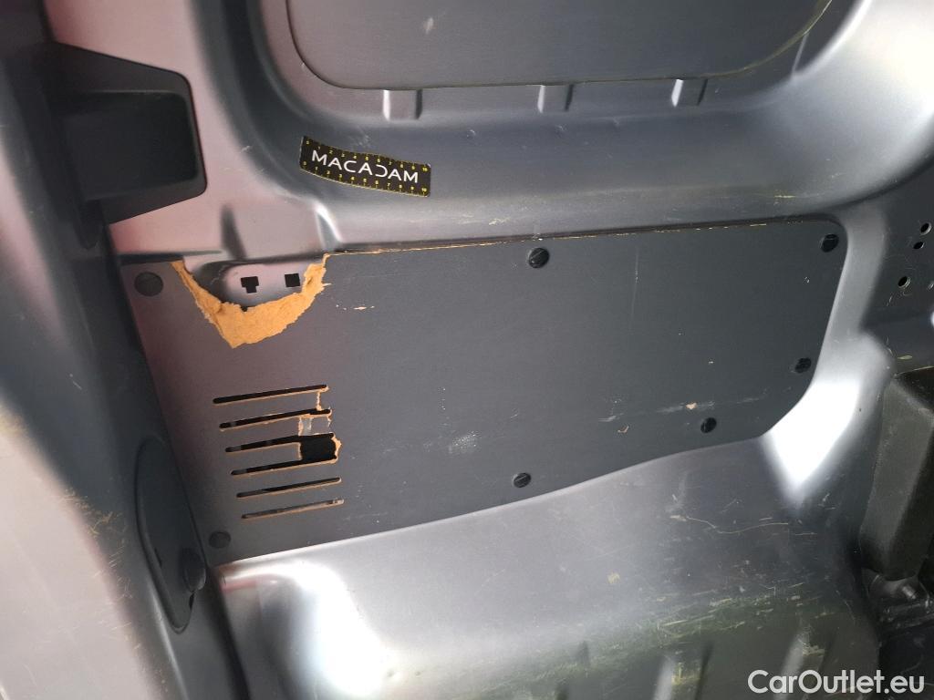  Opel  Vivaro OPEL  / 2019 / 4P / Fourgon tôlé -e 200 L1 Pack Clim #21