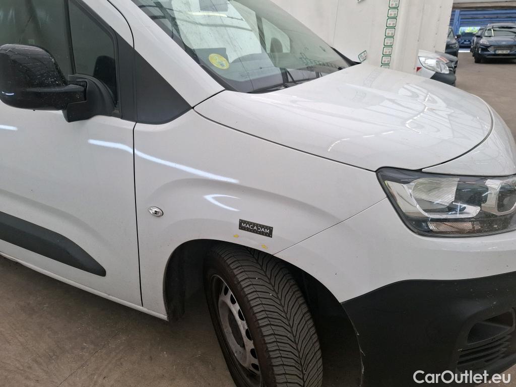  Citroen  Berlingo CITROEN  Van / 2018 / 4P / Fourgonnette XL 950kg BlueHDi 100 S&S BVM Driver #23