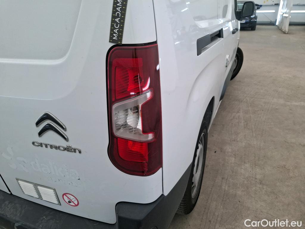  Citroen  Berlingo CITROEN  Van / 2018 / 4P / Fourgonnette XL 950kg BlueHDi 100 S&S BVM Driver #27