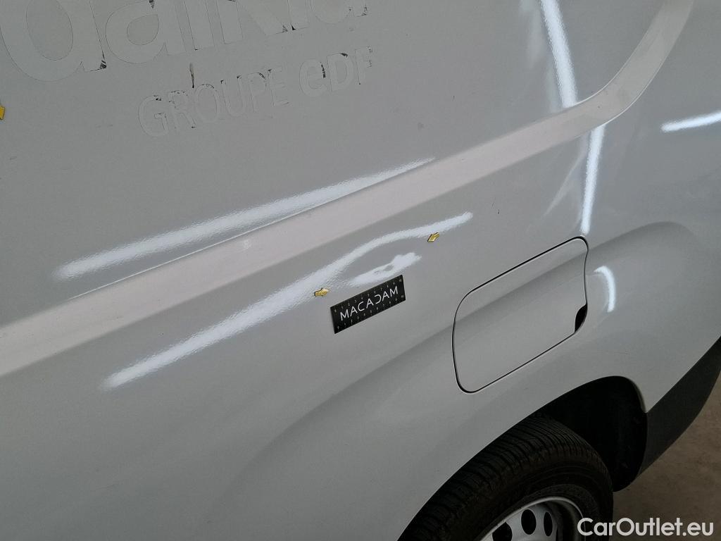  Citroen  Berlingo CITROEN  Van / 2018 / 4P / Fourgonnette XL 950kg BlueHDi 100 S&S BVM Driver #9