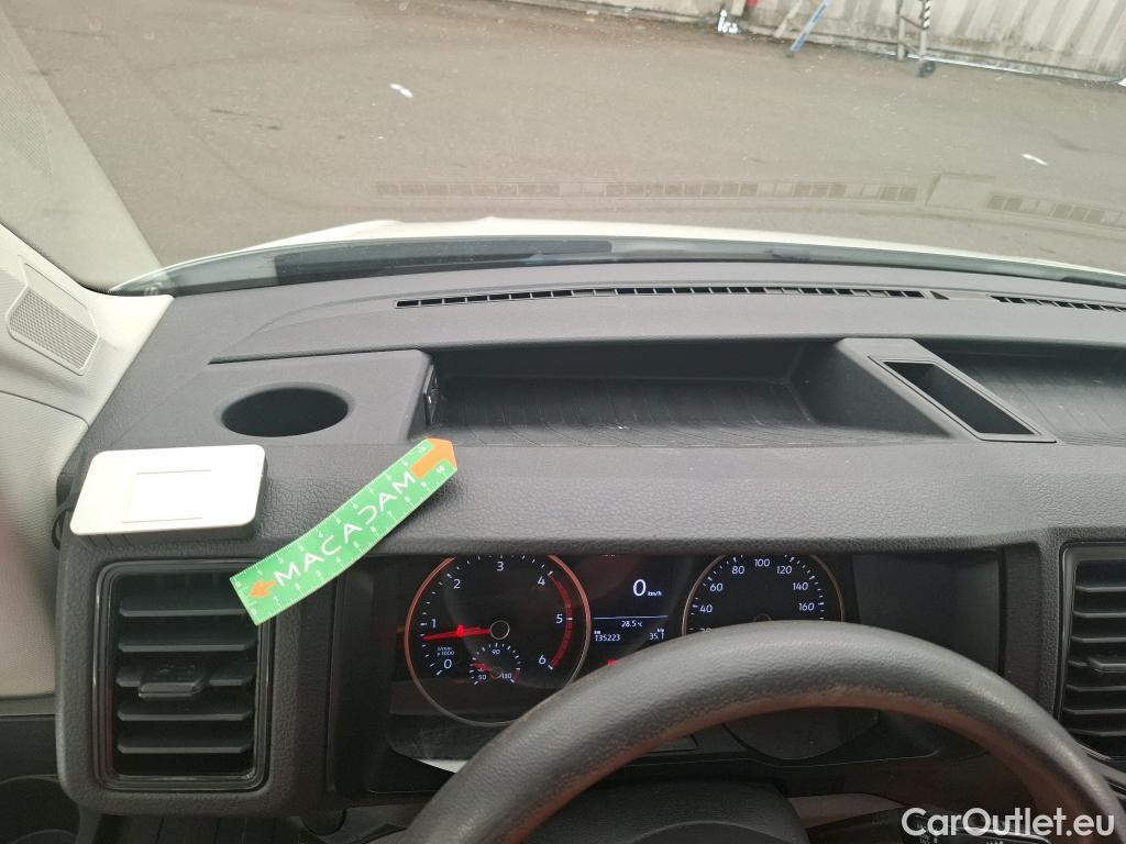  Volkswagen  Crafter  Fourgon Fourgon 35 mittlerer Radstand mit Hochdach FWD 2.0 140CV BVM6 #25