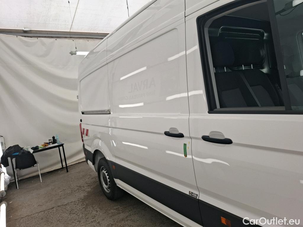  Volkswagen  Crafter  Fourgon Fourgon 35 mittlerer Radstand mit Hochdach FWD 2.0 140CV BVM6 #1