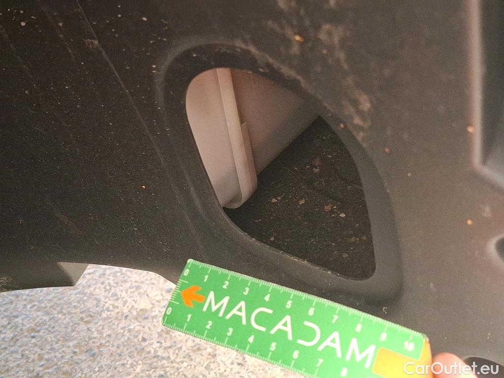  Volkswagen  Crafter  Fourgon Fourgon 35 mittlerer Radstand mit Hochdach FWD 2.0 140CV BVM6 #39
