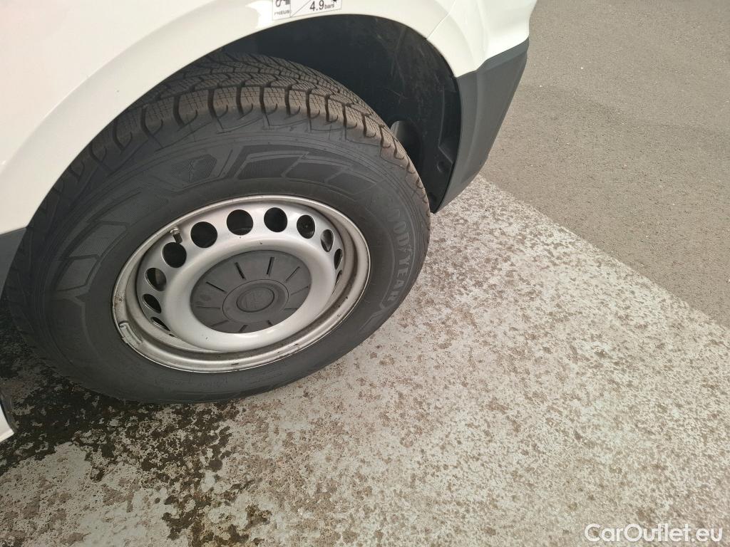  Volkswagen  Crafter  Fourgon Fourgon 35 mittlerer Radstand mit Hochdach FWD 2.0 140CV BVM6 #38