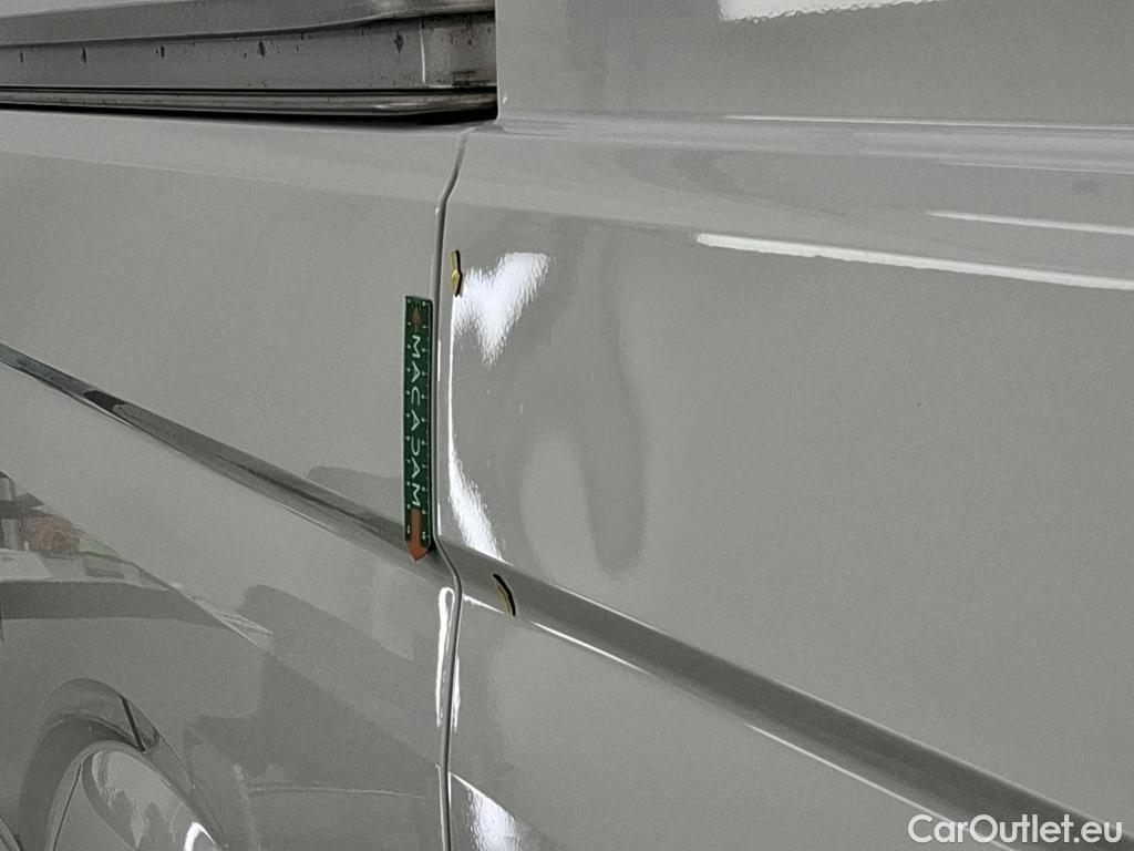  Volkswagen  Crafter  Fourgon Fourgon 35 mittlerer Radstand mit Hochdach FWD 2.0 140CV BVM6 #3