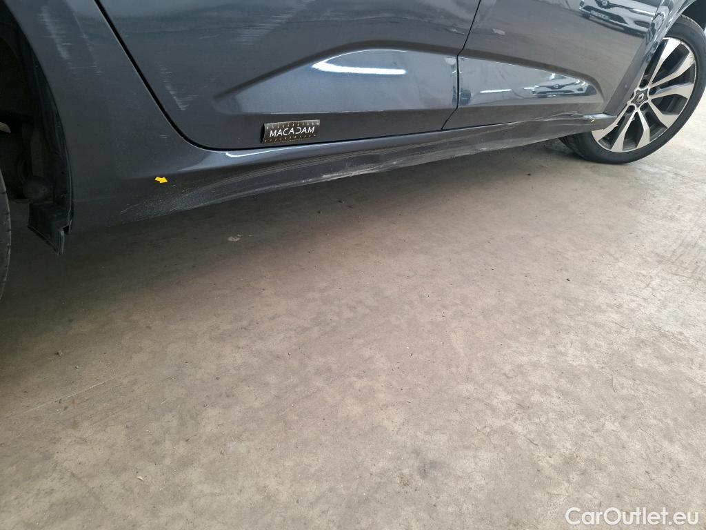  Renault  Megane RENAULT Mégane Berline / 2020 / 5P / Berline techno TCe 140 EDC #3