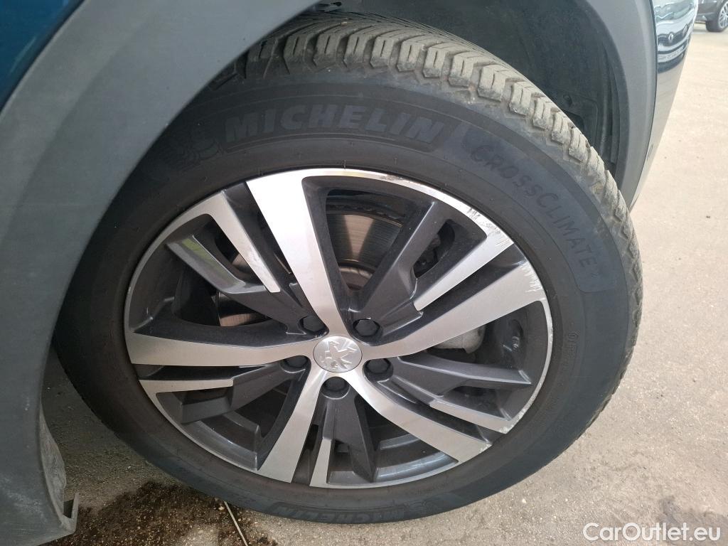  Peugeot  3008 PEUGEOT  / 2020 / 5P / SUV 1.6 HYBRID 225 E-EAT8 Allure Pack #18