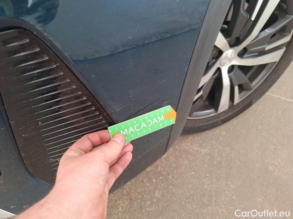  Peugeot  3008 PEUGEOT  / 2020 / 5P / SUV 1.6 HYBRID 225 E-EAT8 Allure Pack #11