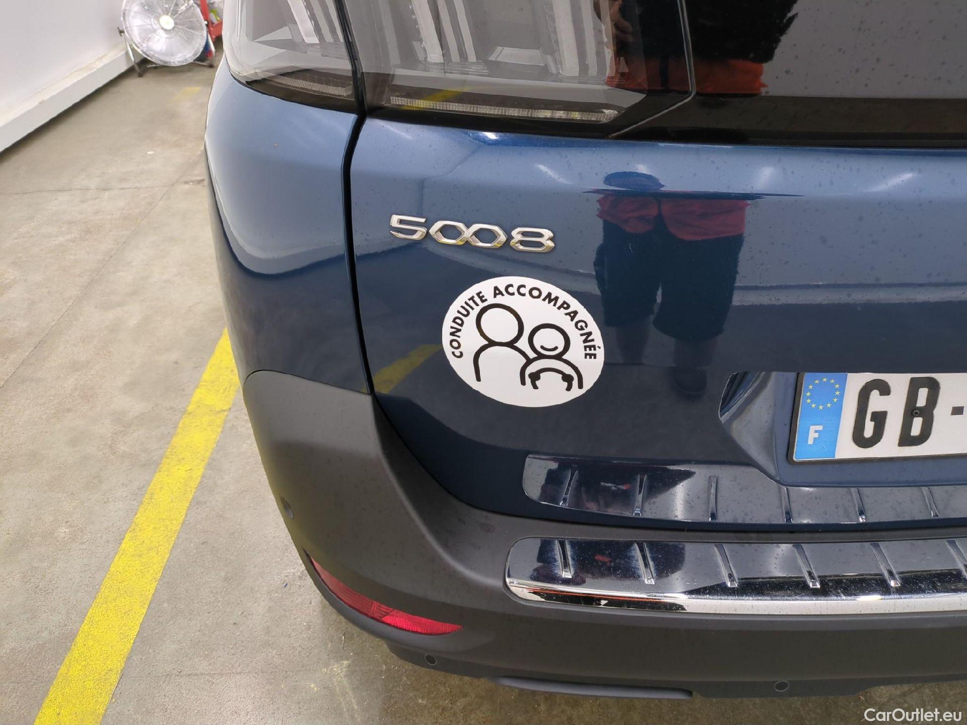  Peugeot  5008  Allure Pack 1.5 HDi 130CV BVA8 7 Sieges E6d #19