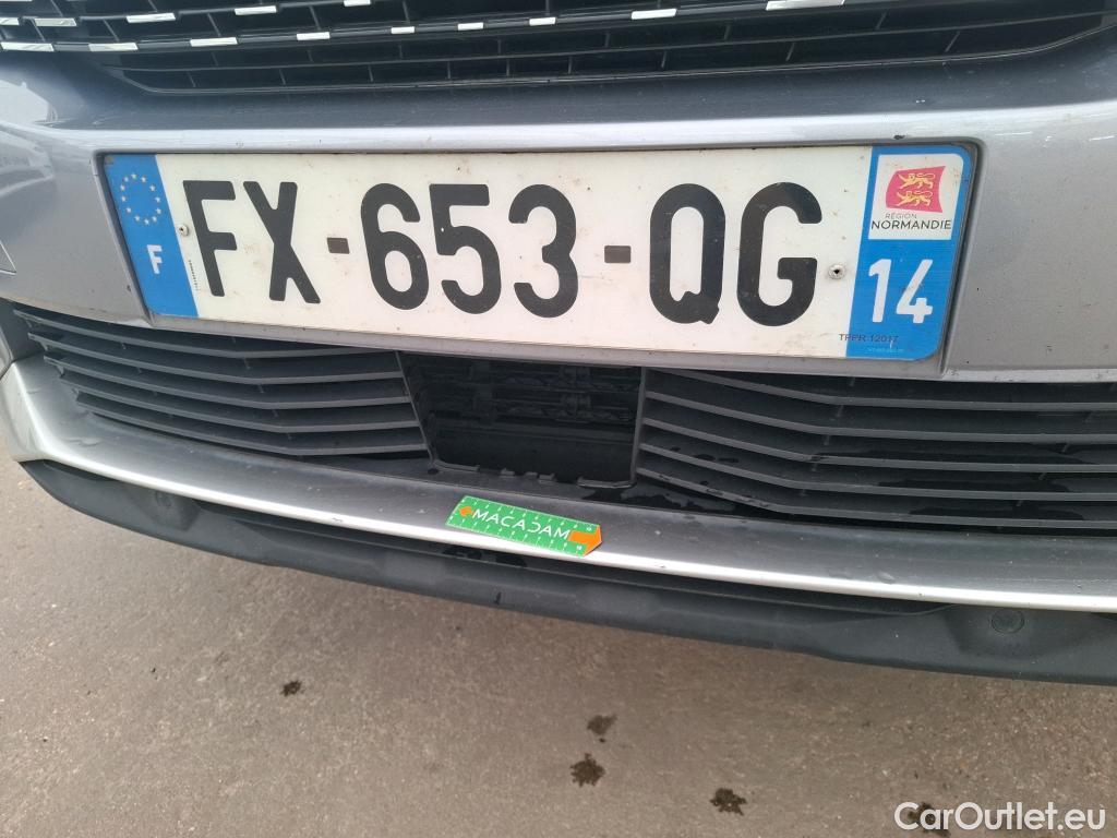  Peugeot  3008  Allure Pack 1.5 HDi 130CV BVA8 E6d #37