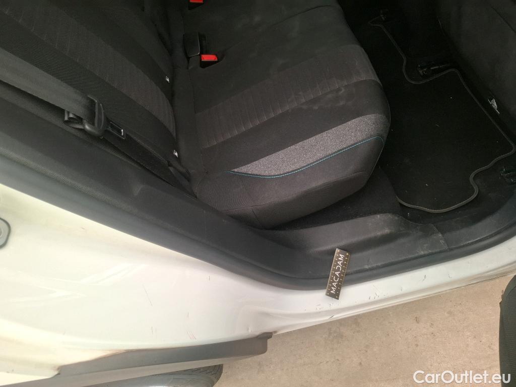  Peugeot  3008  II Style 1.5 HDi 130CV BVA8 E6d #53