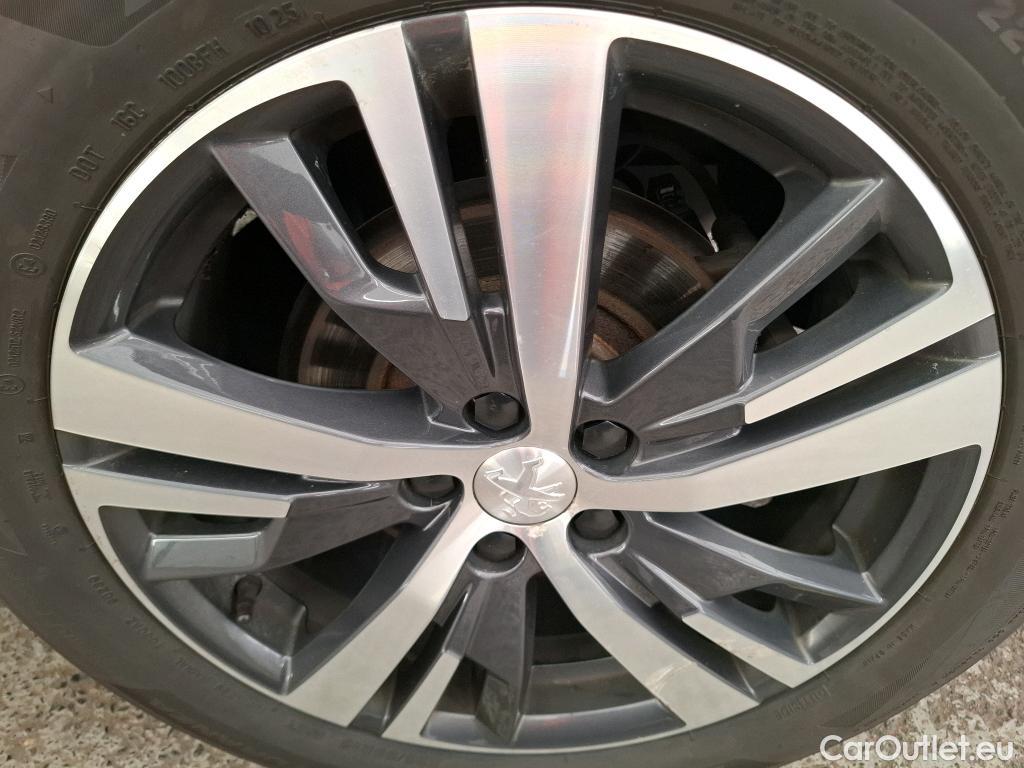  Peugeot  5008  Allure 1.2 PureTech 130CV BVA8 7 Sieges E6d #18
