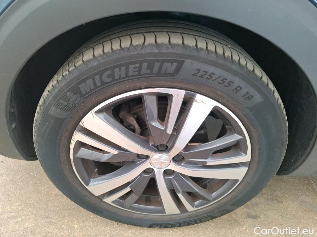  Peugeot  3008  II Allure 1.5 HDi 130CV BVA8 E6d #3