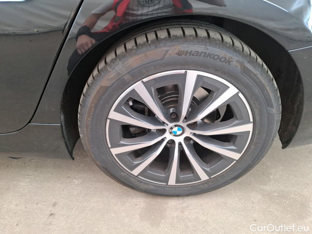  Bmw  Serie 3 BMW Série 3 Berline / 2018 / 4P / Berline 318d 150ch Business Design BVA8 #9