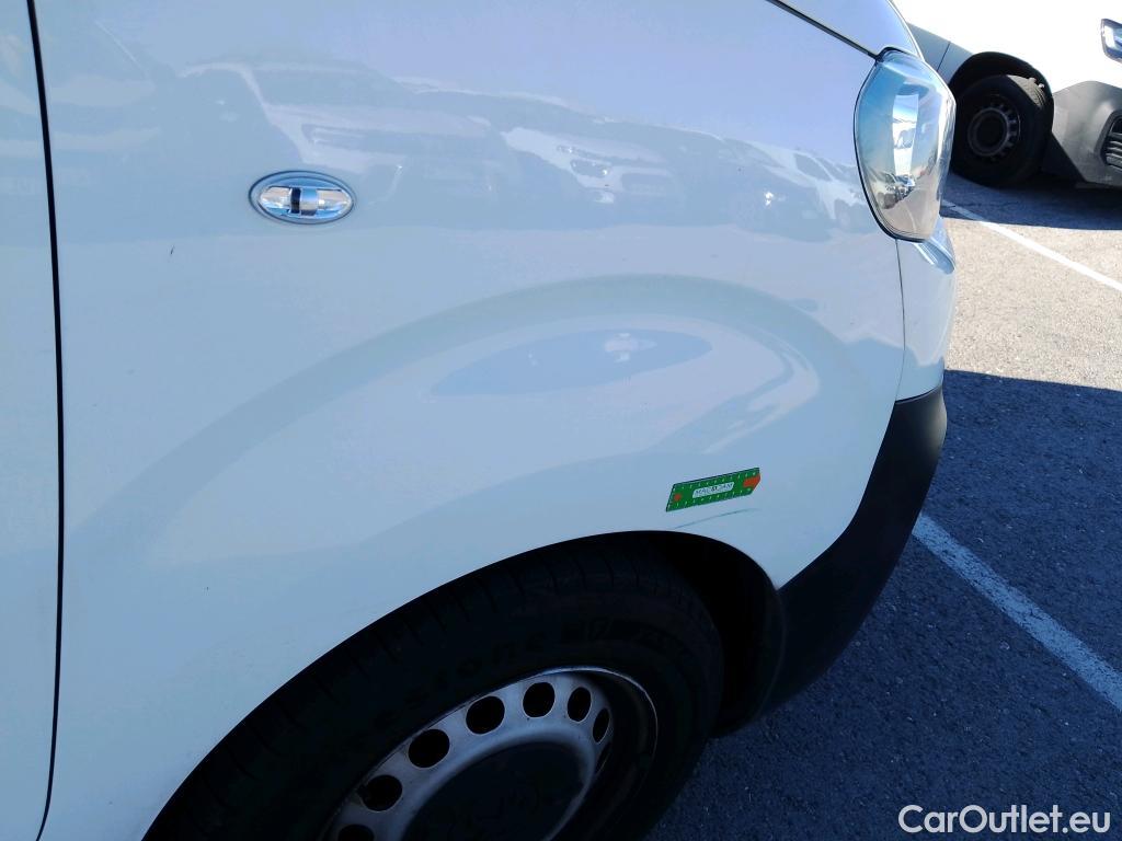  Peugeot  Expert PEUGEOT  / 2016 / 4P / furgón Furgón Premium 1.5 BlueHDi 120 Standard #25