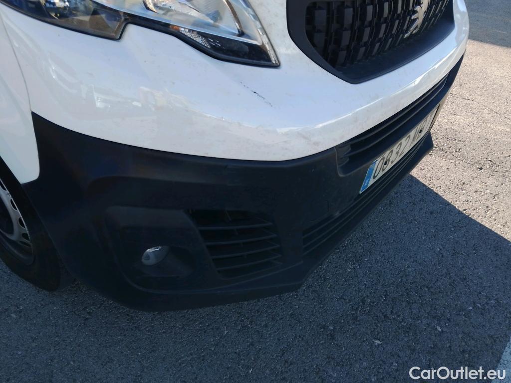  Peugeot  Expert PEUGEOT  / 2016 / 4P / furgón Furgón Premium 1.5 BlueHDi 120 Standard #21