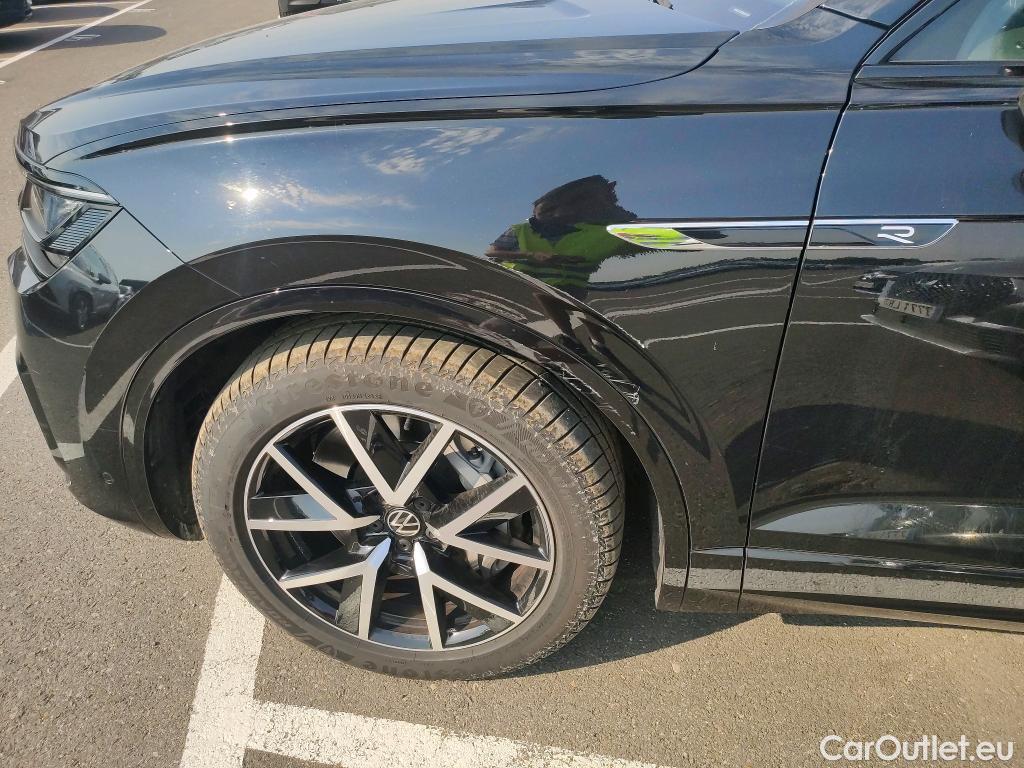  Volkswagen  Touareg VOLKSWAGEN  / 2018 / 5P / todoterreno R 3.0 V6 TSI 340kW Tip 4M (AC2) #24
