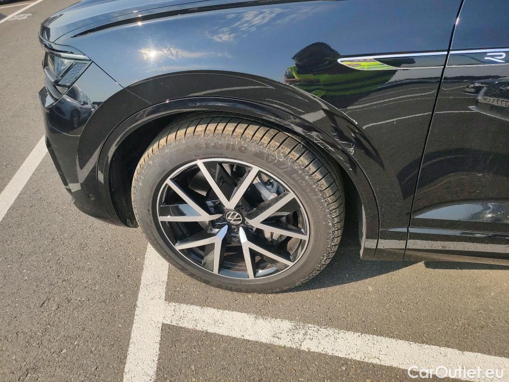  Volkswagen  Touareg VOLKSWAGEN  / 2018 / 5P / todoterreno R 3.0 V6 TSI 340kW Tip 4M (AC2) #16