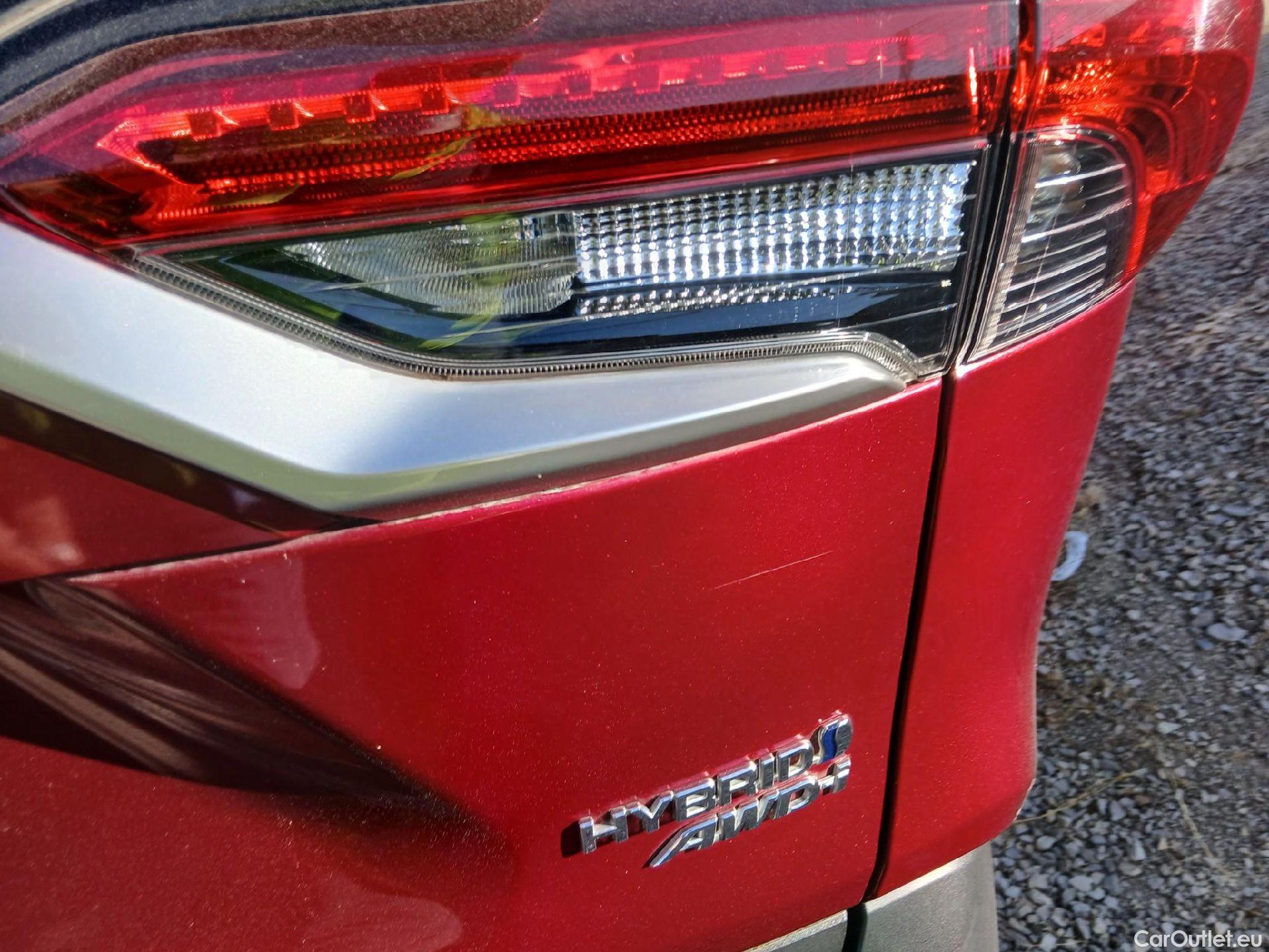  Toyota  RAV4 TOYOTA  / 2018 / 5P / todoterreno 2.5l 220H Advance 4WD #20