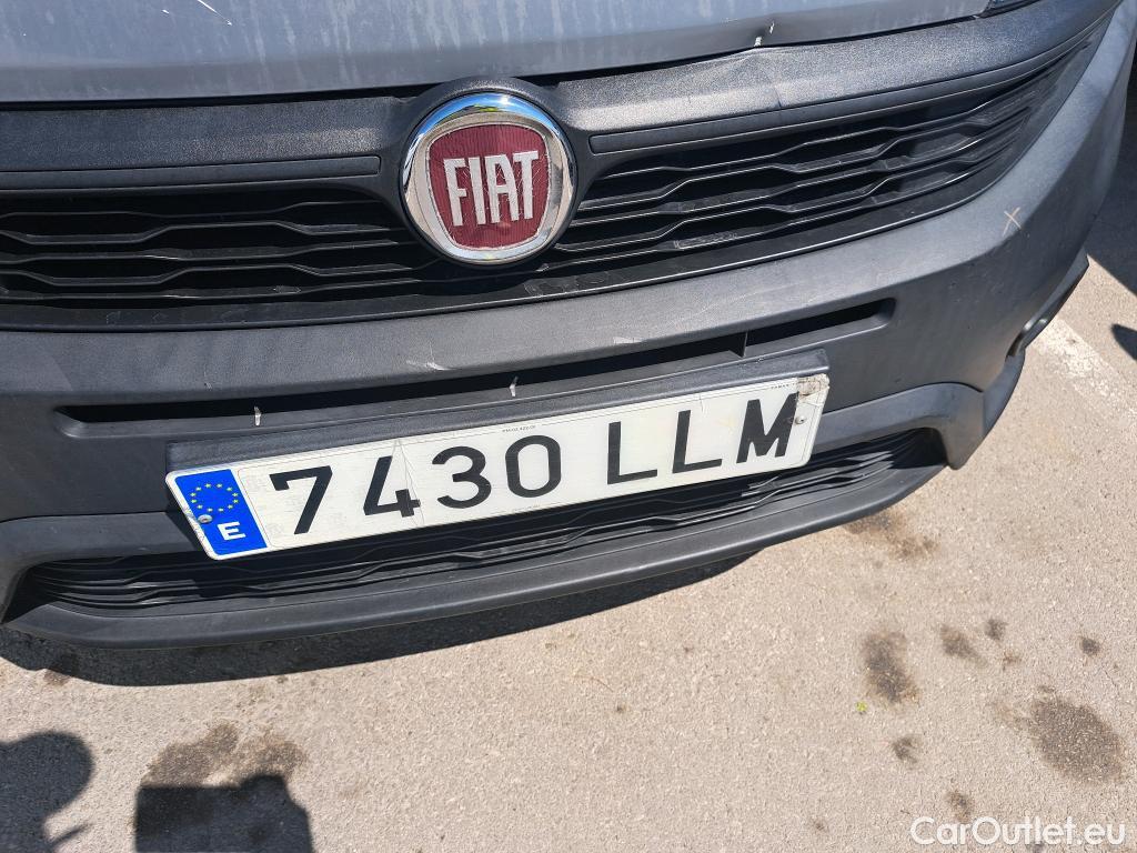  Fiat  Doblo FIAT Doblò Cargo/2015/3P/furgón derivado de turismo Cargo Base Plus 1.3 Mjet 59kW (80CV) #49