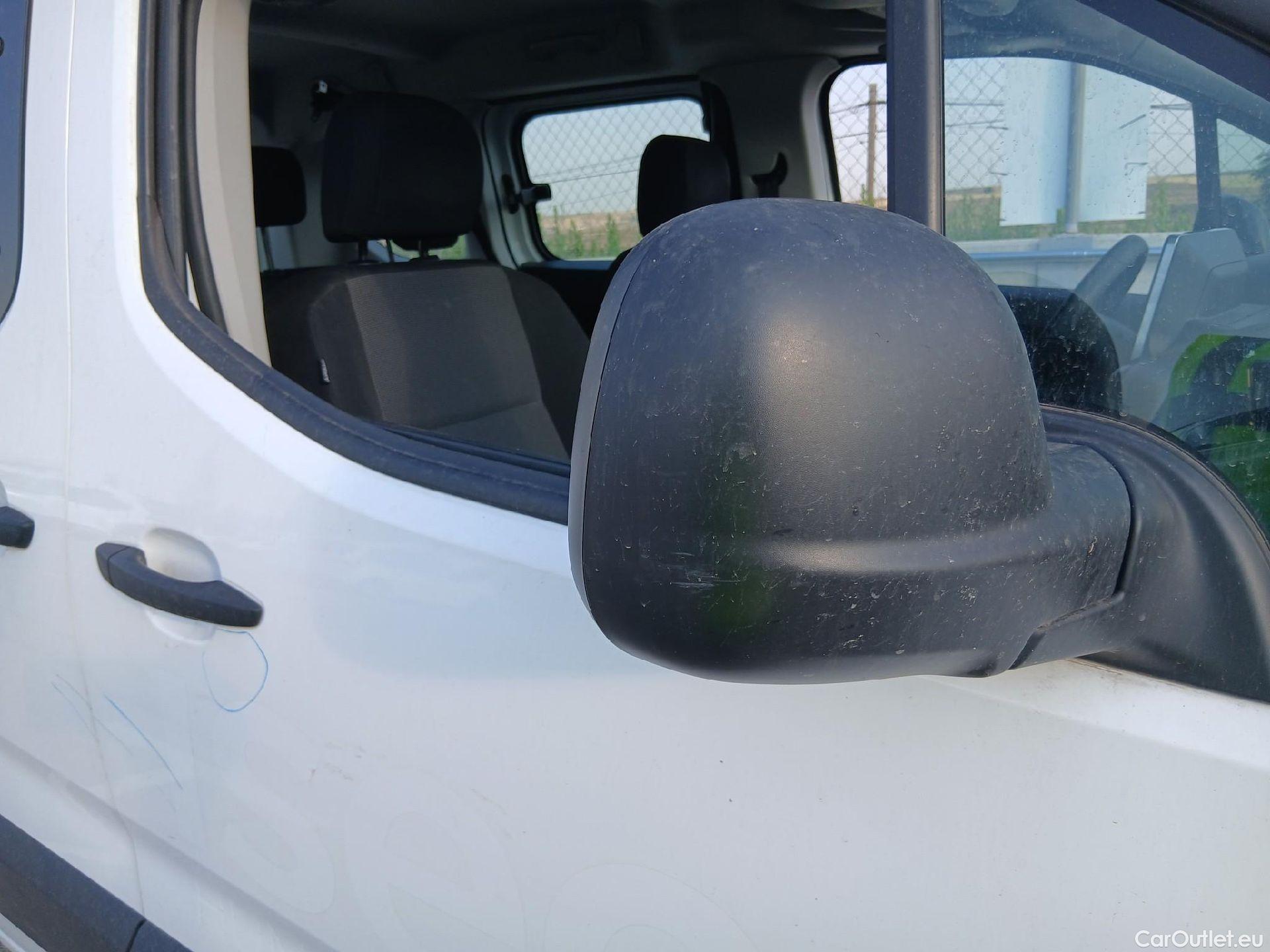  Opel  Combo OPEL  Life / 2018 / 5P / monovolumen compacto 1.5 TD 75kW (100CV) S/S Edition L (AC) #28