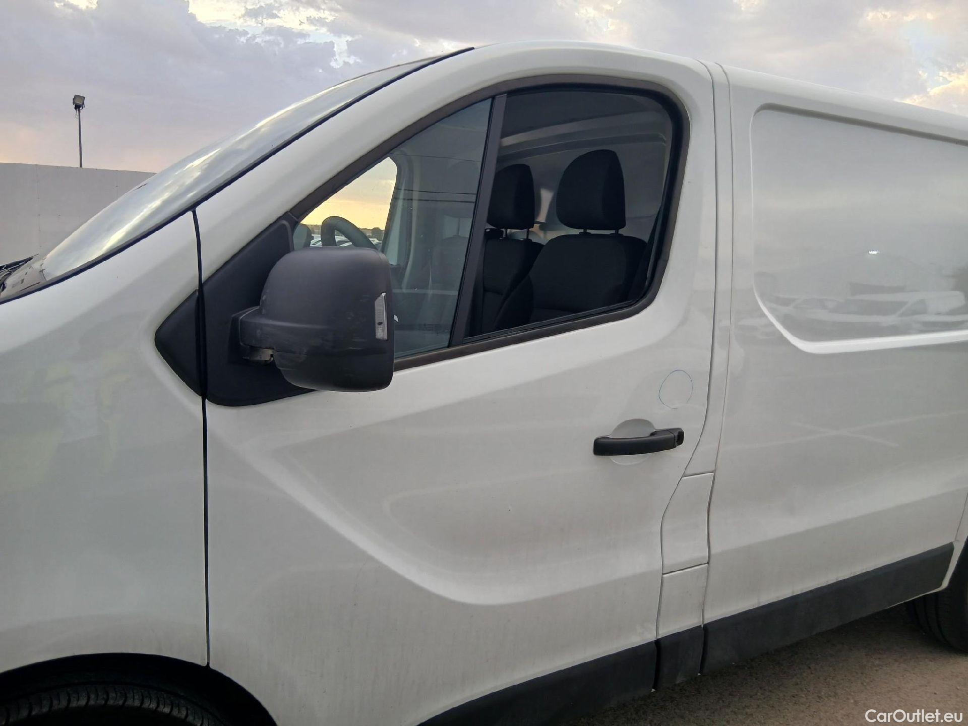  Renault  Trafic RENAULT  / 2021 / 4P / furgón Furgón L1H1 Blue dCi 96 Kw (130 CV) (AC4) #12
