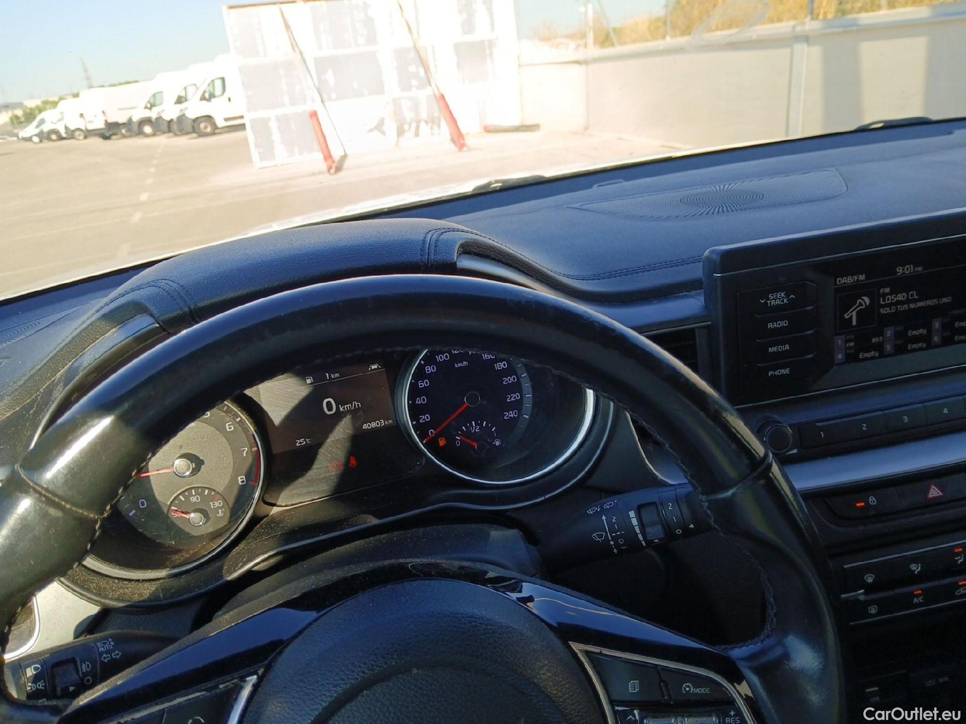  KIA  XCeed KIA  / 2019 / 5P / todoterreno 1.0 T-GDi Concept 88kW (120CV) #4