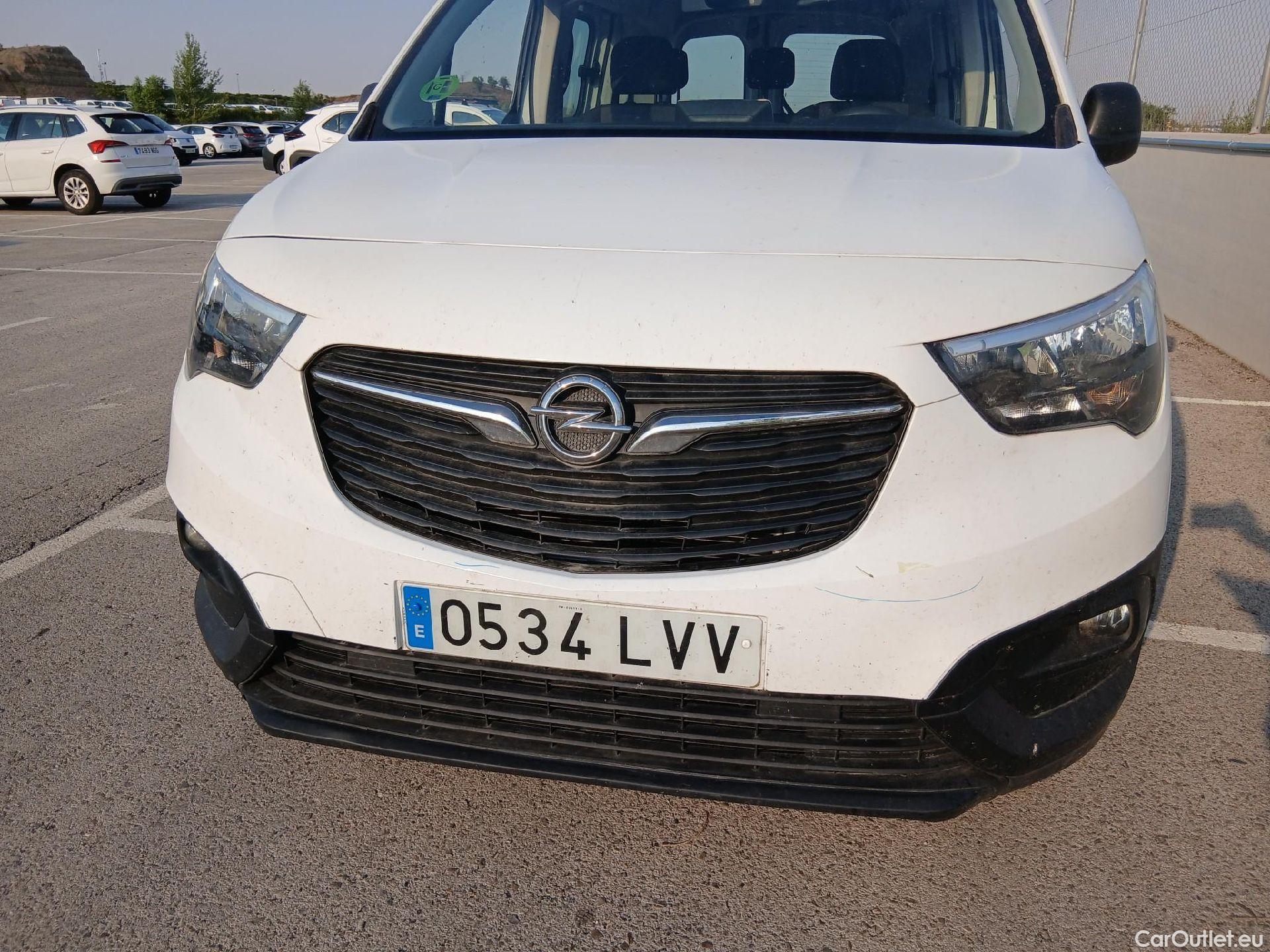  Opel  Combo OPEL  Life / 2018 / 5P / monovolumen compacto 1.5 TD 75kW (100CV) S/S Edition L (AC) #3