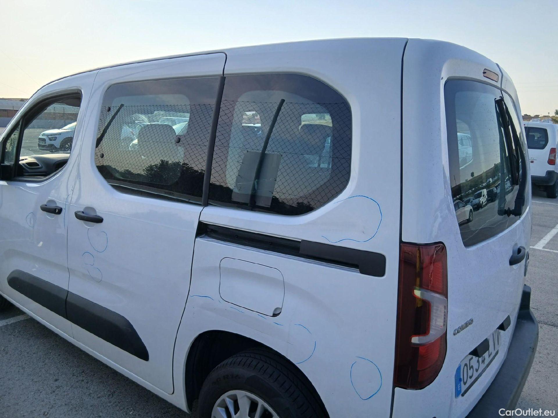 Opel  Combo OPEL  Life / 2018 / 5P / monovolumen compacto 1.5 TD 75kW (100CV) S/S Edition L (AC) #14