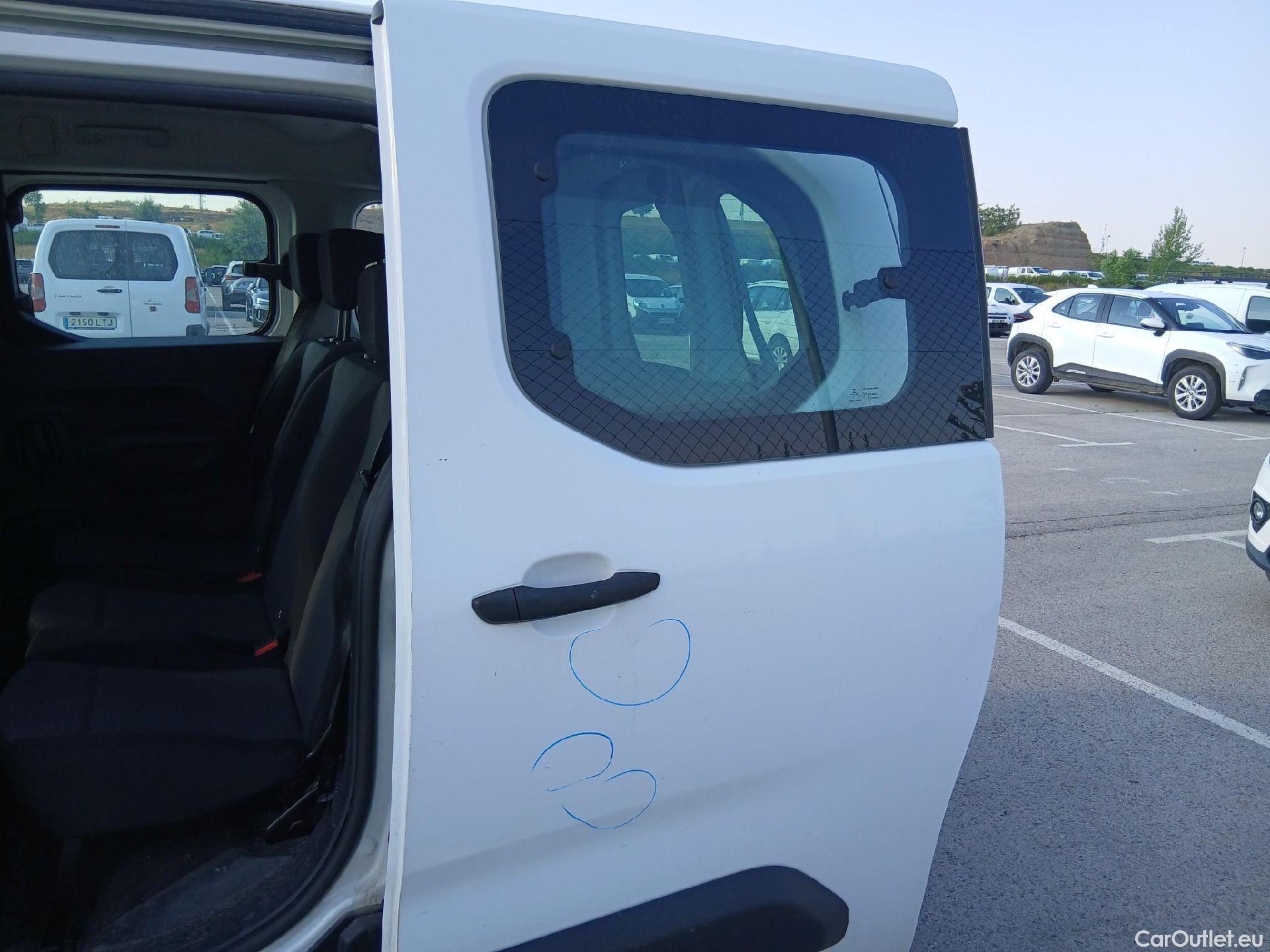  Opel  Combo OPEL  Life / 2018 / 5P / monovolumen compacto 1.5 TD 75kW (100CV) S/S Edition L (AC) #12