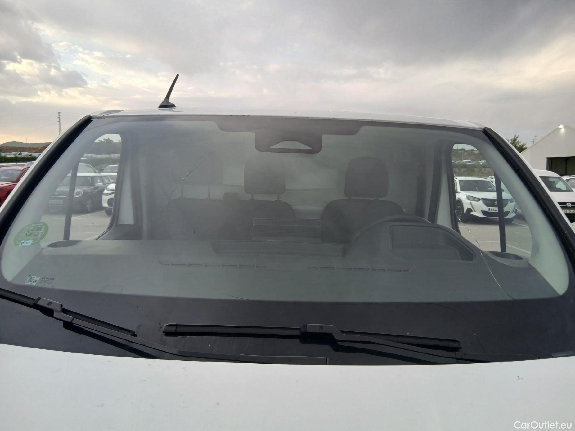  Renault  Trafic RENAULT  / 2021 / 4P / furgón Furgón L1H1 Blue dCi 96 Kw (130 CV) (AC4) #32