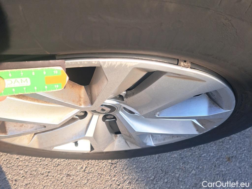  Renault  Captur RENAULT  / 2020 / 5P / todoterreno equilibre TCe 74 kW (100CV) GLP #24